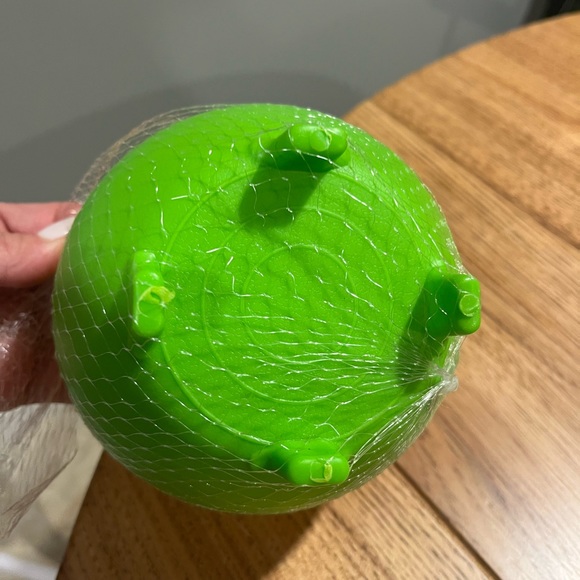 Plastic Salsa Bowls - 3 pack the length of each bowl is 5 in. by 3 in. in height - Picture 7 of 7